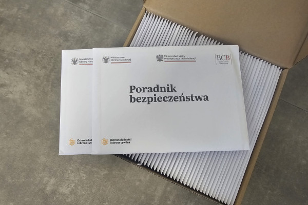  DODATKOWE PORADNIKI BEZPIECZEŃSTWA