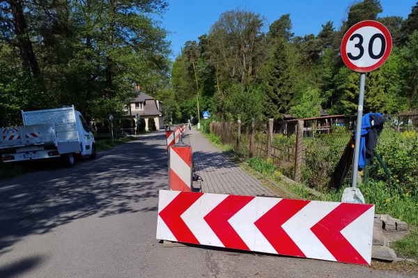 Prace chodnika przy ul. Zawadzkiego w Krupskim Młynie